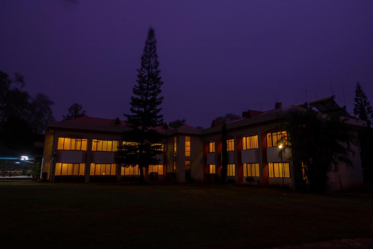 Blue Country Resort Panchgani Extérieur photo