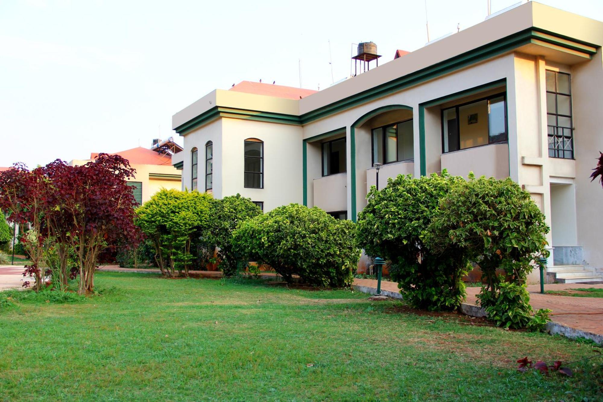 Blue Country Resort Panchgani Extérieur photo