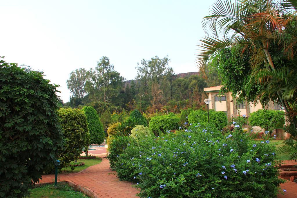 Blue Country Resort Panchgani Extérieur photo