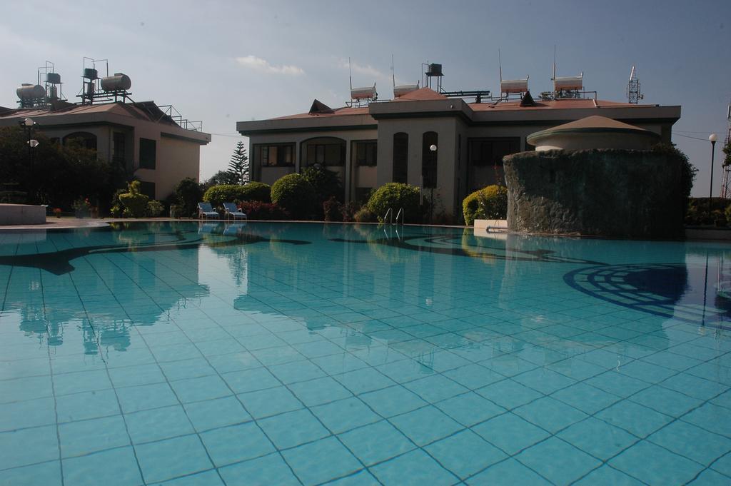 Blue Country Resort Panchgani Extérieur photo