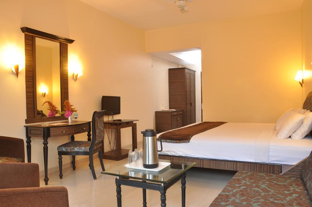 Aveda Blue Country Resort Panchgani Extérieur photo