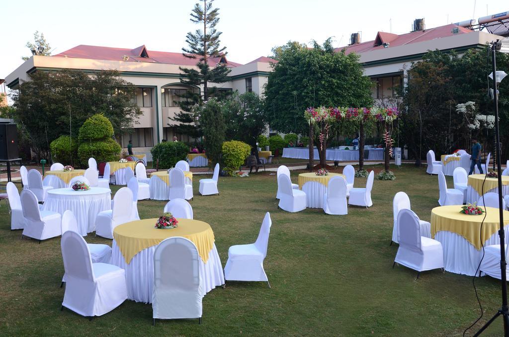 Blue Country Resort Panchgani Extérieur photo