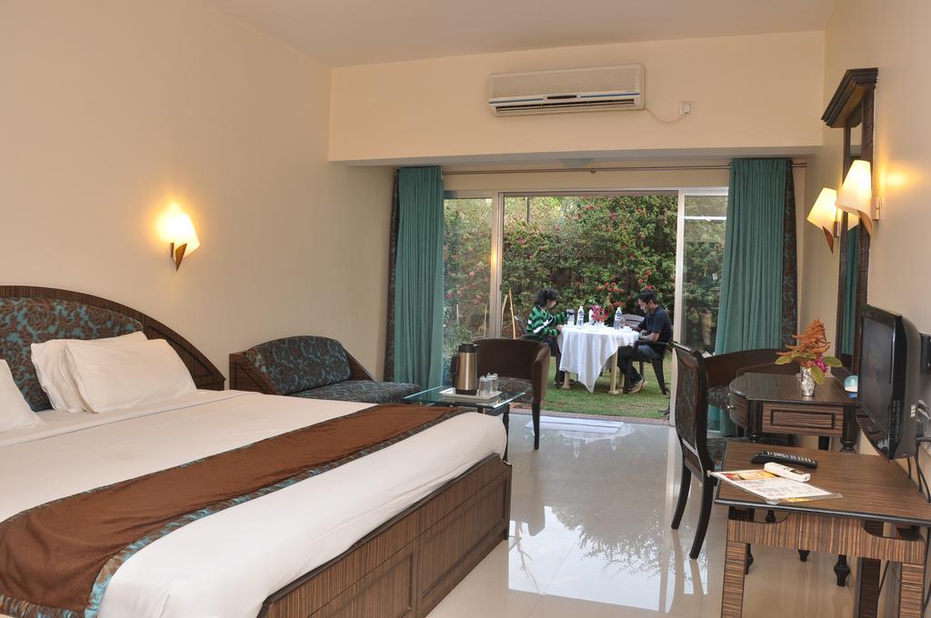 Blue Country Resort Panchgani Extérieur photo