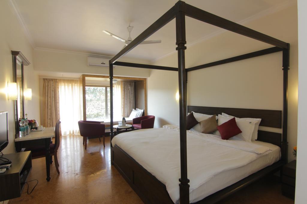 Blue Country Resort Panchgani Extérieur photo