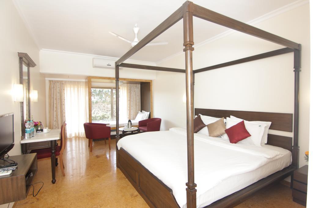 Aveda Blue Country Resort Panchgani Extérieur photo