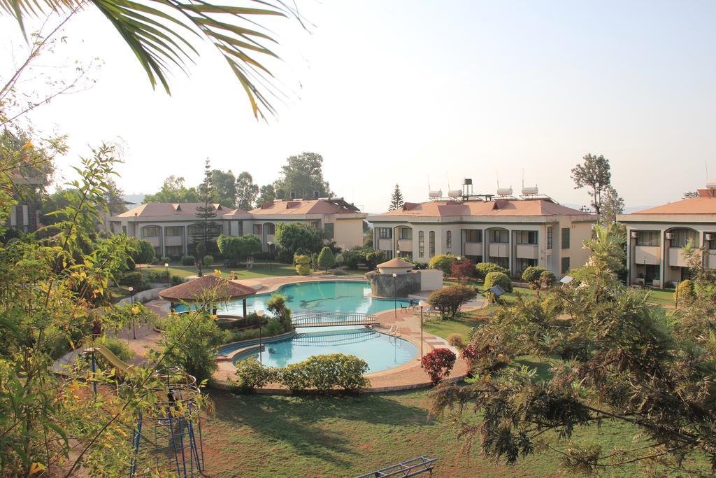 Aveda Blue Country Resort Panchgani Extérieur photo