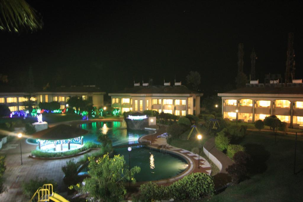 Blue Country Resort Panchgani Extérieur photo