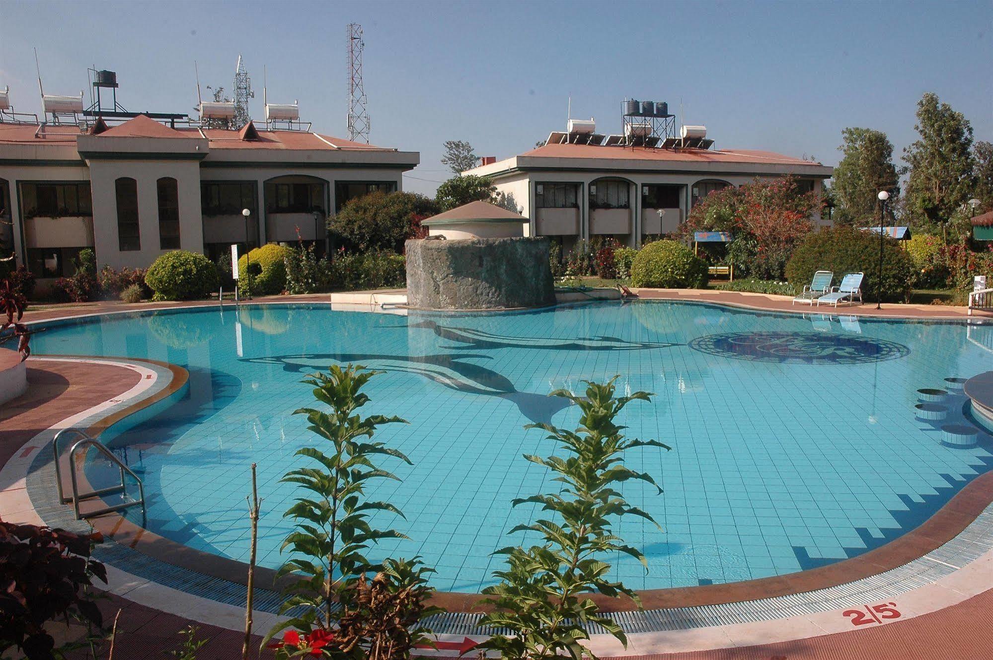 Aveda Blue Country Resort Panchgani Extérieur photo