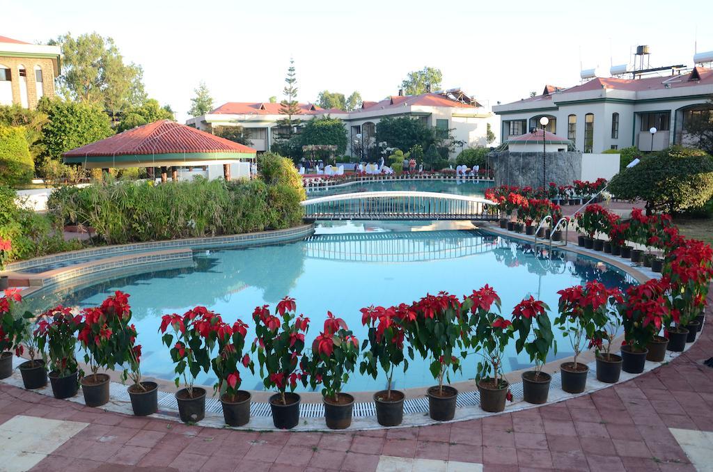 Aveda Blue Country Resort Panchgani Extérieur photo