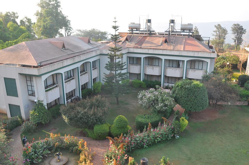 Blue Country Resort Panchgani Extérieur photo