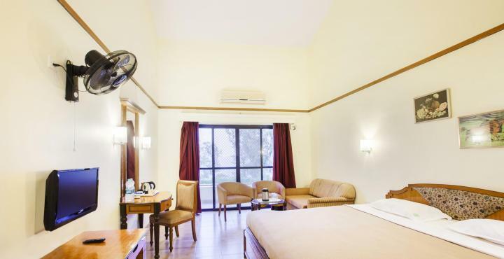 Blue Country Resort Panchgani Extérieur photo